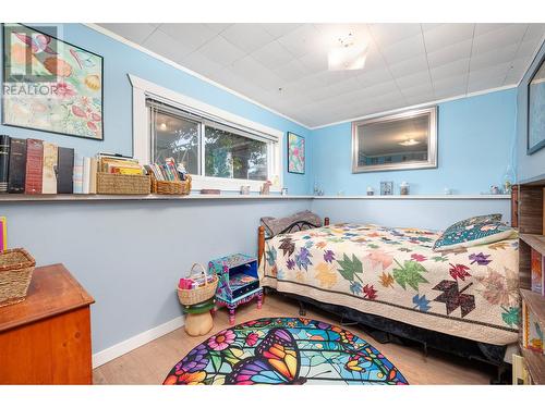 773 Heather Road, Lumby, BC - Indoor Photo Showing Bedroom