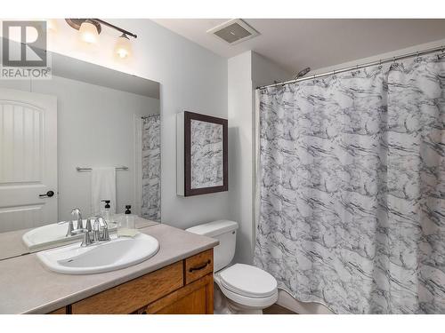 3739 Casorso Road Unit# 118, Kelowna, BC - Indoor Photo Showing Bathroom