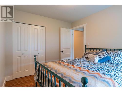 3712 5Th Avenue, Castlegar, BC - Indoor Photo Showing Bedroom