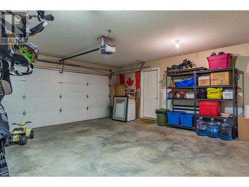 3712 5Th Avenue, Castlegar, BC - Indoor Photo Showing Garage