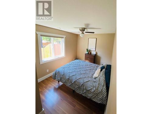 3712 5Th Avenue, Castlegar, BC - Indoor Photo Showing Bedroom