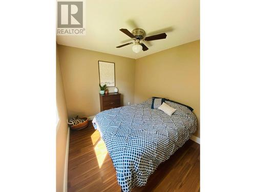 3712 5Th Avenue, Castlegar, BC - Indoor Photo Showing Bedroom