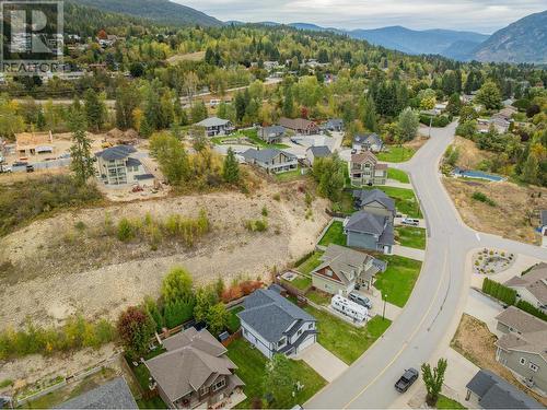 3712 5Th Avenue, Castlegar, BC - Outdoor With View