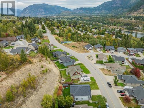 3712 5Th Avenue, Castlegar, BC - Outdoor With View