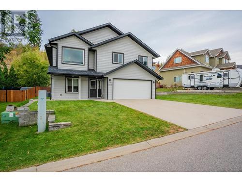 3712 5Th Avenue, Castlegar, BC - Outdoor With Facade