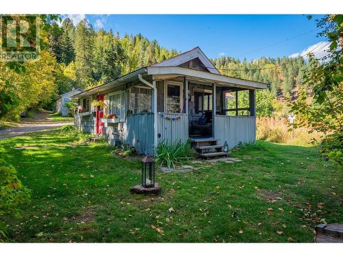 738 Meadowlark Lane, Castlegar, BC - Outdoor