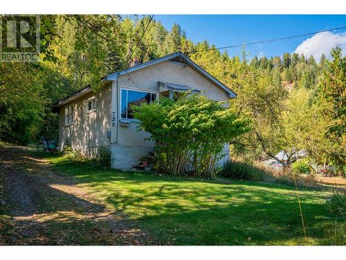 738 Meadowlark Lane, Castlegar, BC - Outdoor