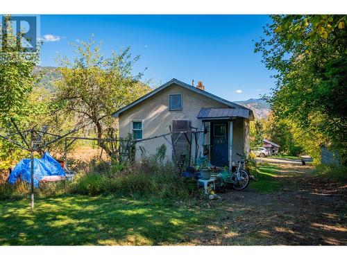 738 Meadowlark Lane, Castlegar, BC - Outdoor