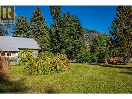 738 Meadowlark Lane, Castlegar, BC - Outdoor