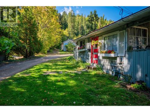 738 Meadowlark Lane, Castlegar, BC - Outdoor