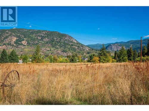 738 Meadowlark Lane, Castlegar, BC - Outdoor With View