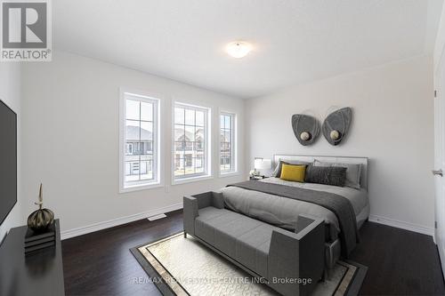 28 Rochester Drive, Barrie, ON - Indoor Photo Showing Bedroom