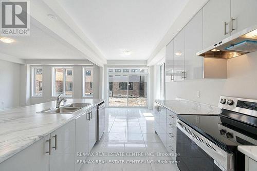 28 Rochester Drive, Barrie, ON - Indoor Photo Showing Kitchen With Double Sink With Upgraded Kitchen