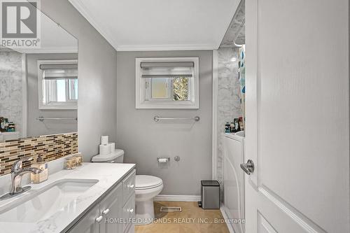 791 Arden Court, Oshawa, ON - Indoor Photo Showing Bathroom