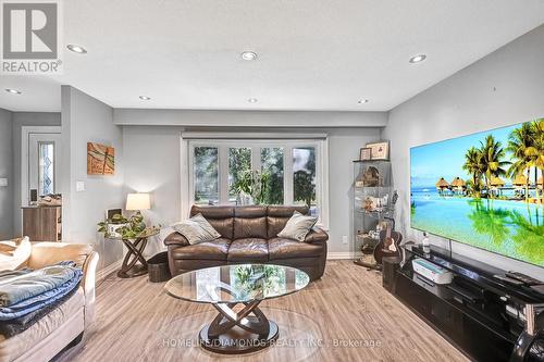 791 Arden Court, Oshawa, ON - Indoor Photo Showing Living Room