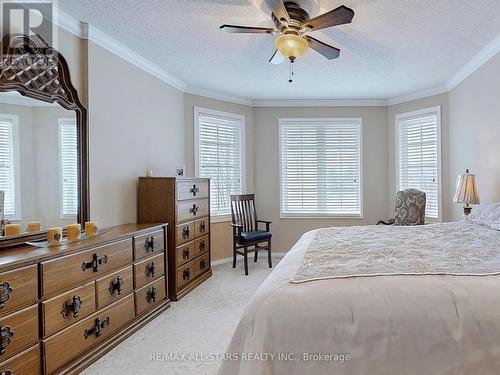 3917 Baseline Road, Georgina, ON - Indoor Photo Showing Bedroom