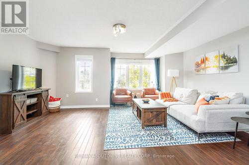 49 - 1489 Heritage Way, Oakville, ON - Indoor Photo Showing Living Room