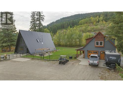 2140 Saddleview Avenue, Lumby, BC - Outdoor