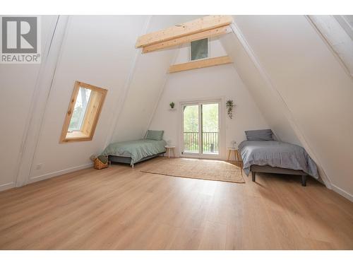 2140 Saddleview Avenue, Lumby, BC - Indoor Photo Showing Bedroom