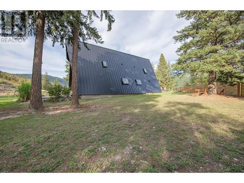 2140 Saddleview Avenue, Lumby, BC - Outdoor