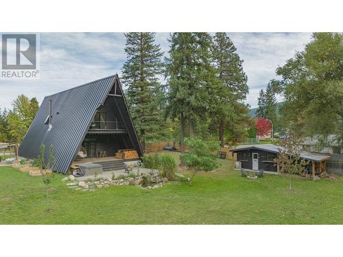 2140 Saddleview Avenue, Lumby, BC - Outdoor