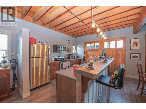 2140 Saddleview Avenue, Lumby, BC - Indoor