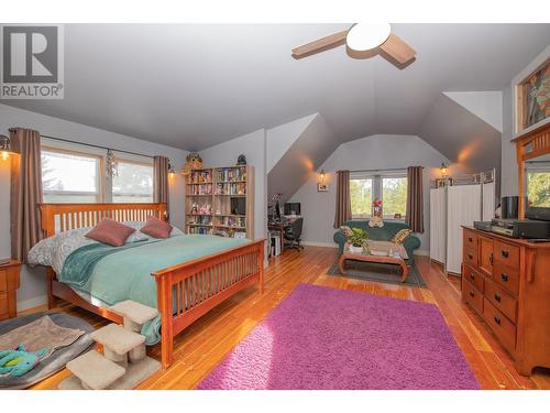 2140 Saddleview Avenue, Lumby, BC - Indoor Photo Showing Bedroom