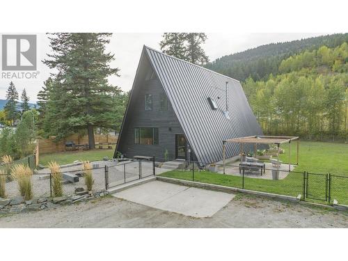 2140 Saddleview Avenue, Lumby, BC - Outdoor