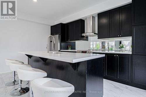 6074 Pauline Drive, Niagara Falls, ON - Indoor Photo Showing Kitchen