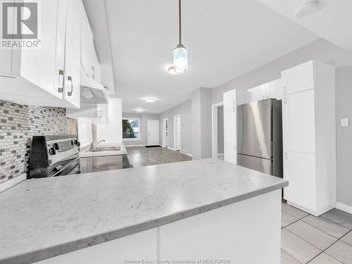 1255 Windsor Avenue, Windsor, ON - Indoor Photo Showing Kitchen