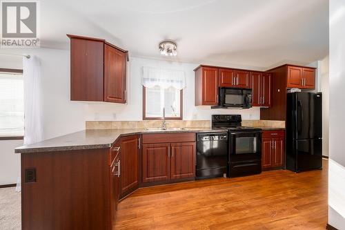 C10-7155 Dallas Drive, Kamloops, BC - Indoor Photo Showing Kitchen