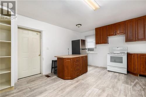 90 Main Street E, Smiths Falls, ON - Indoor Photo Showing Kitchen