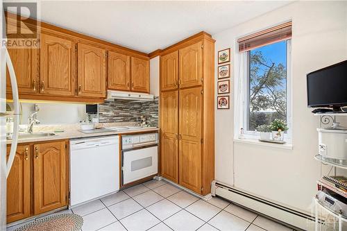 kitchen - 915 Elmsmere Road Unit#403, Ottawa, ON - Indoor Photo Showing Kitchen