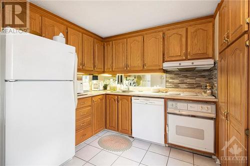 kitchen - 915 Elmsmere Road Unit#403, Ottawa, ON - Indoor Photo Showing Kitchen