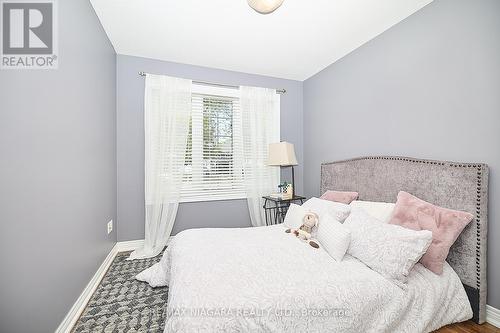 114 Wallace Avenue S, Welland, ON - Indoor Photo Showing Bedroom