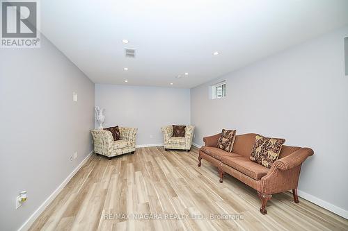 114 Wallace Avenue S, Welland, ON - Indoor