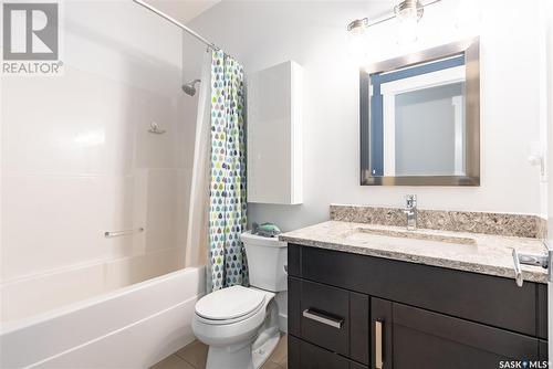 446 Mahabir Crescent, Saskatoon, SK - Indoor Photo Showing Bathroom