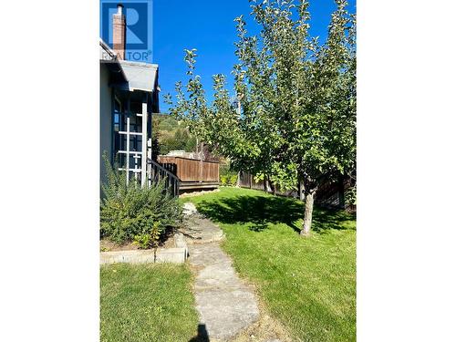 875 Kipling Street, Warfield, BC - Outdoor