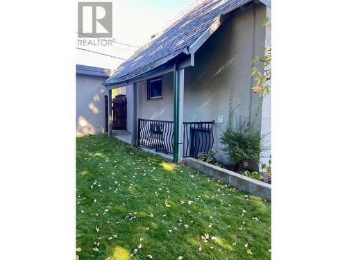 875 Kipling Street, Warfield, BC - Outdoor