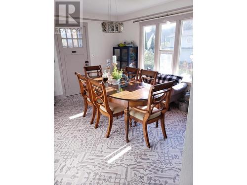 875 Kipling Street, Warfield, BC - Indoor Photo Showing Dining Room