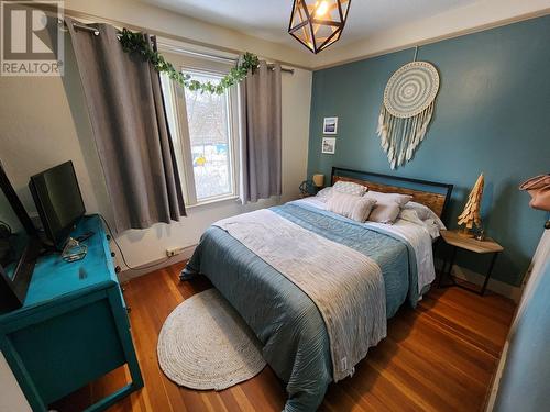 875 Kipling Street, Warfield, BC - Indoor Photo Showing Bedroom