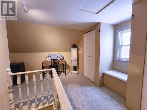 875 Kipling Street, Warfield, BC - Indoor Photo Showing Other Room