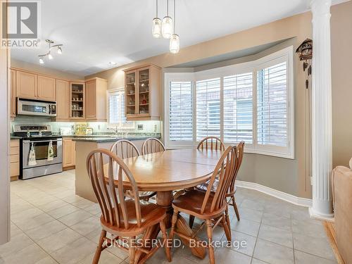 34 Briar Gate Way, New Tecumseth, ON - Indoor Photo Showing Dining Room