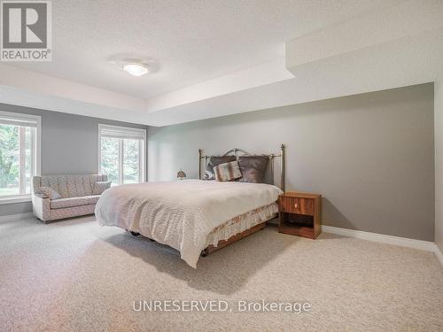 34 Briar Gate Way, New Tecumseth, ON - Indoor Photo Showing Bedroom