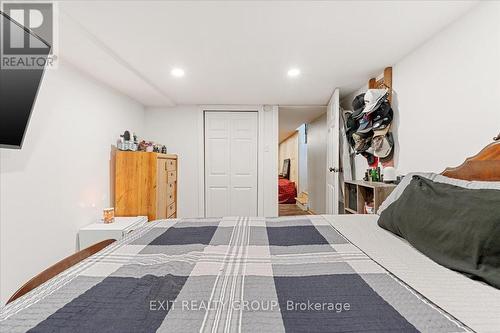 69 Booster Park Road, Marmora And Lake, ON - Indoor Photo Showing Bedroom