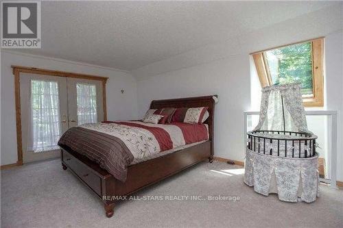 355 Kennedy Drive, Kawartha Lakes (Bobcaygeon), ON - Indoor Photo Showing Bedroom