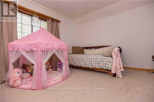 355 Kennedy Drive, Kawartha Lakes (Bobcaygeon), ON - Indoor Photo Showing Bedroom