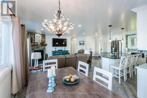 1144 North Bay Drive, Kawartha Lakes, ON - Indoor Photo Showing Dining Room