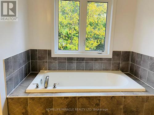 219 Ridley Crescent, Southgate, ON - Indoor Photo Showing Bathroom