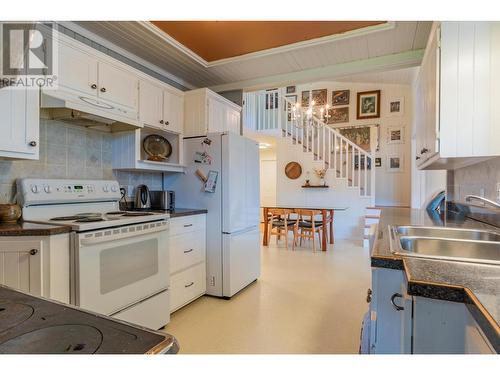 2396 Nault  Road, Castlegar, BC - Indoor Photo Showing Kitchen With Double Sink